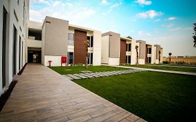 M Executive Residence & Boutique Hotel - Adults Only