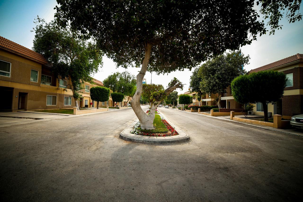 M Executive Residence & Boutique Hotel - Adults Only Khobar Bagian luar foto